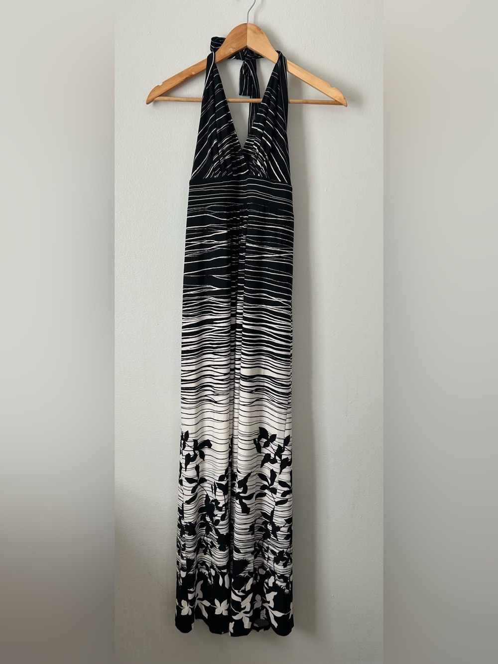 BCBGMAXAZRIA Black White Floral Halter Maxi Dress Resort